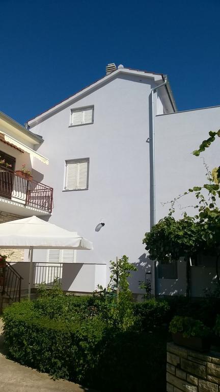 Apartment Saric Sukošan Стая снимка